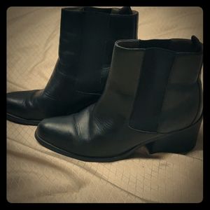 Womens heeled booties